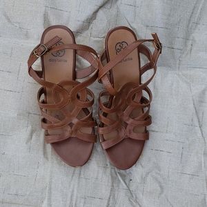 ❤3/$25❤ Daisy Fuentes wedges
